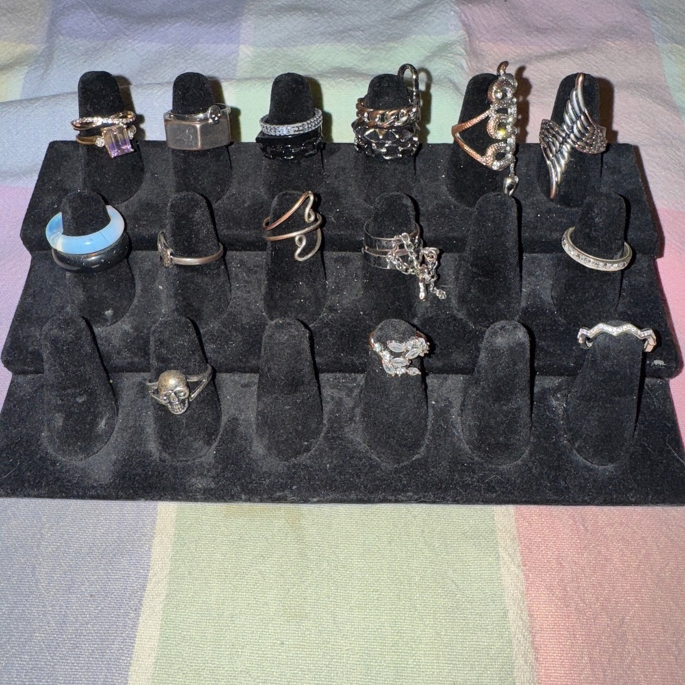Elegant Silver and Black Women's Ring Set